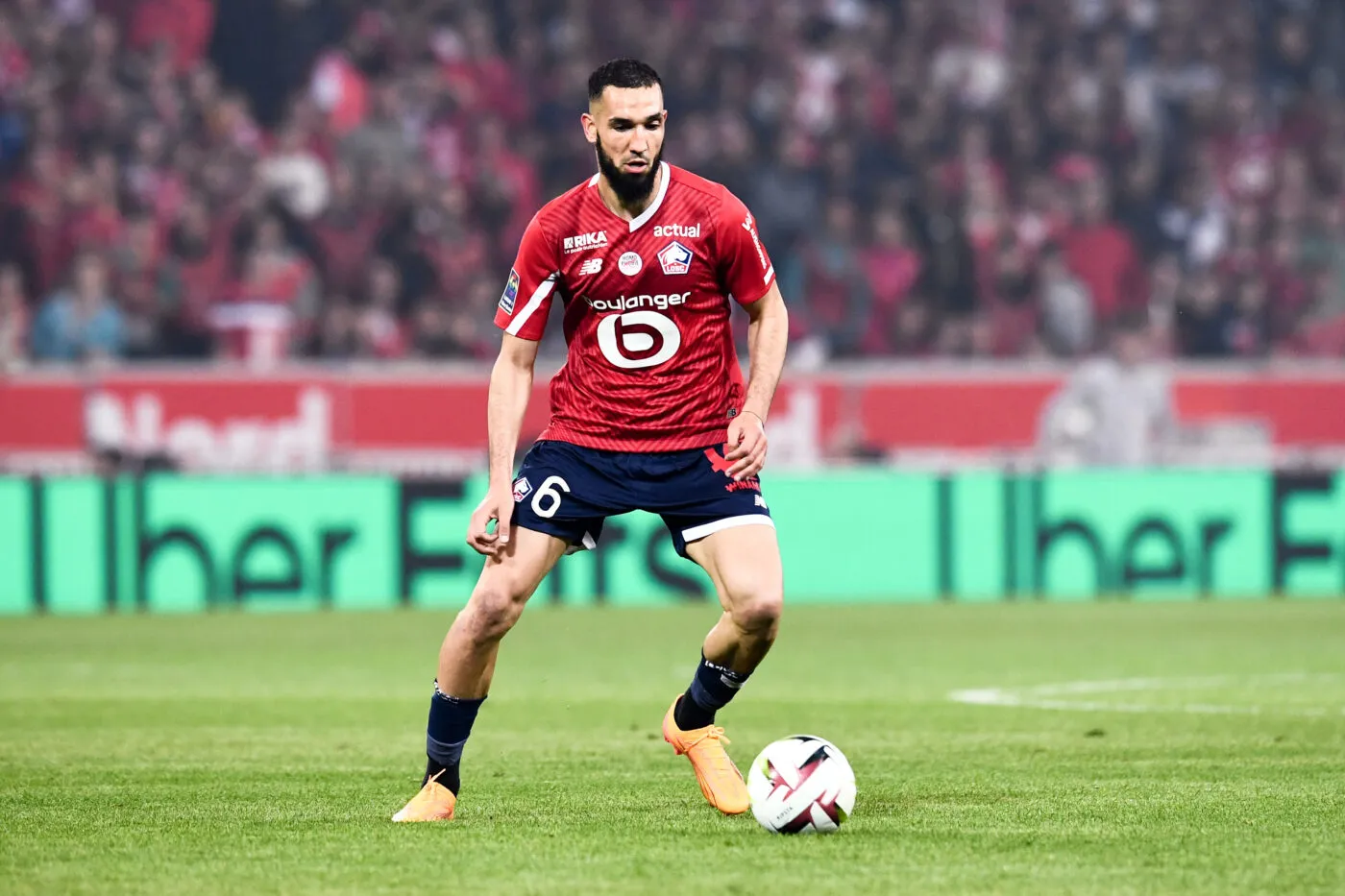 Nabil Bentaleb a retouché le ballon 