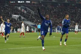 Paris et Dembélé s'amusent à Stuttgart et filent en barrages