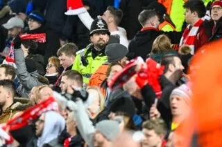 Un policier viré après avoir entonné des chants anti-Liverpool à Anfield