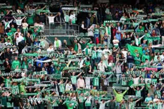 La technique du Celta pour contrer les chants nazis de certains fans du Betis