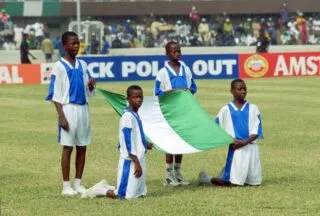 Un footballeur nigérian périt d’une chute du troisième étage d’un centre commercial