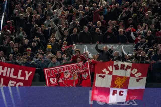 Grosse ambiance à l’arrivée des joueurs de Liverpool au stade