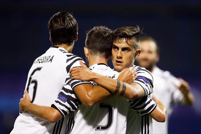 Dybala sort la Juve de sales draps