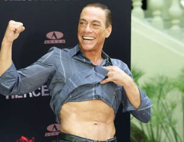 Et si le football avait été pensé par Jean-Claude Van Damme&#8230;