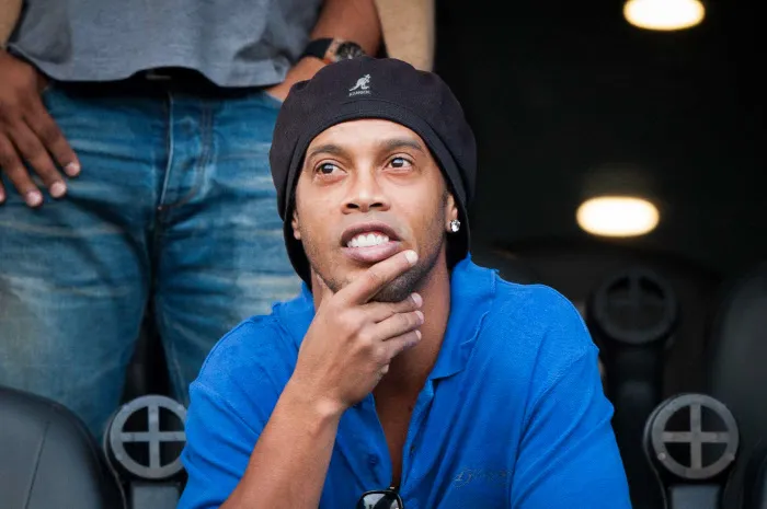 Ronaldinho régale au Teqball