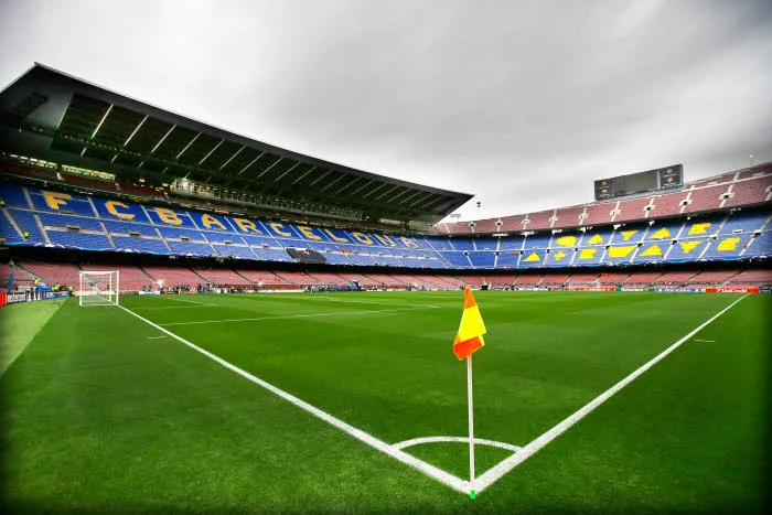 Marée d’esteladas au Camp Nou