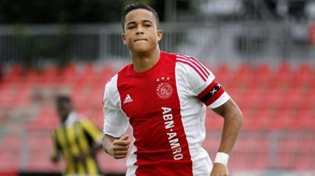 Le fils de Kluivert régale en Youth League