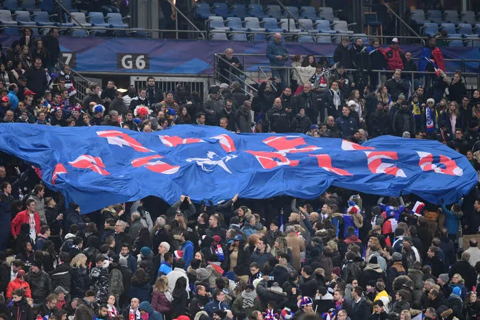 Le Stade de France et sa foule sentimentale