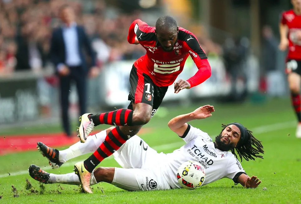 Rennes ennuie, mais bat Metz