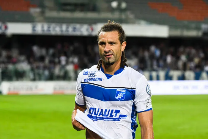 Troyes en leader, Auxerre en lanterne rouge