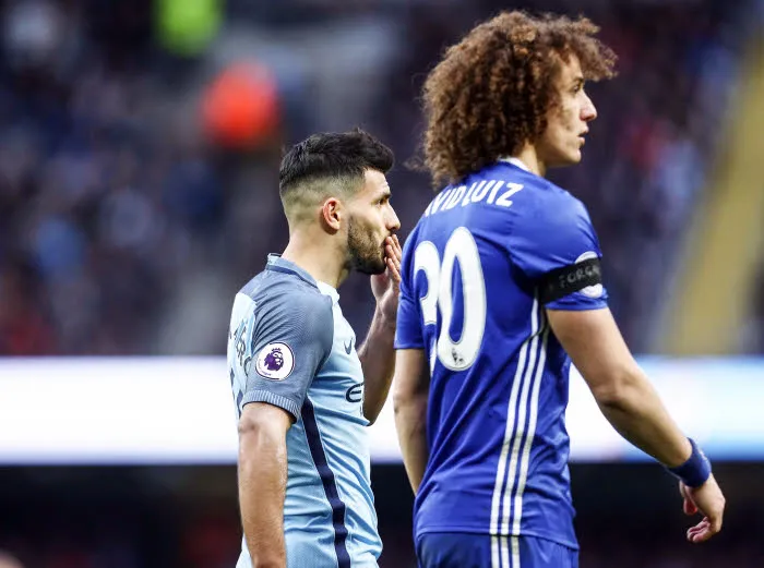 La mère de David Luiz se moque d’Agüero