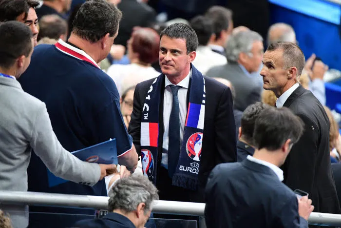 Top 9 : Manuel Valls et le foot