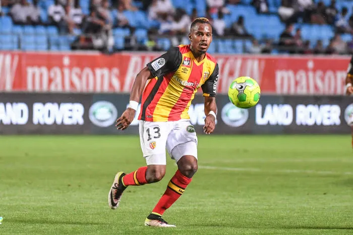 Lens remonte sur le podium