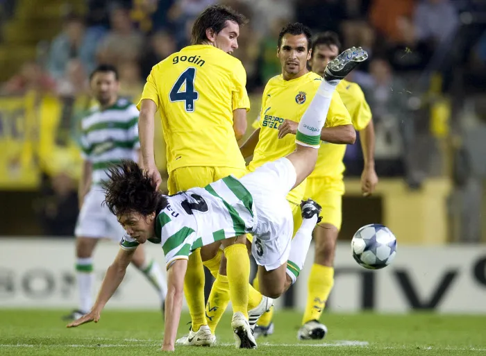 Godín et la passerelle Villarreal