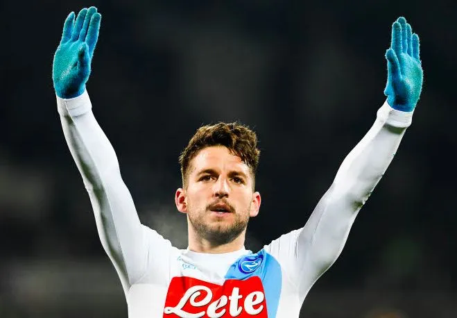 Mertens a hésité à signer en Chine