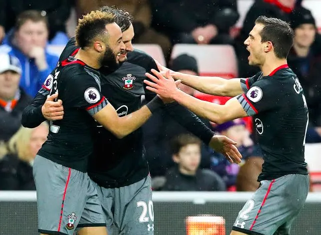 United domine Watford, Gabbiadini porte Southampton