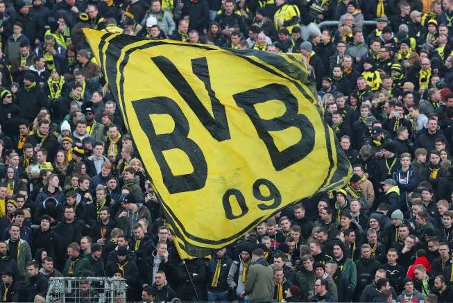 Des enfants dans la Südtribüne ?