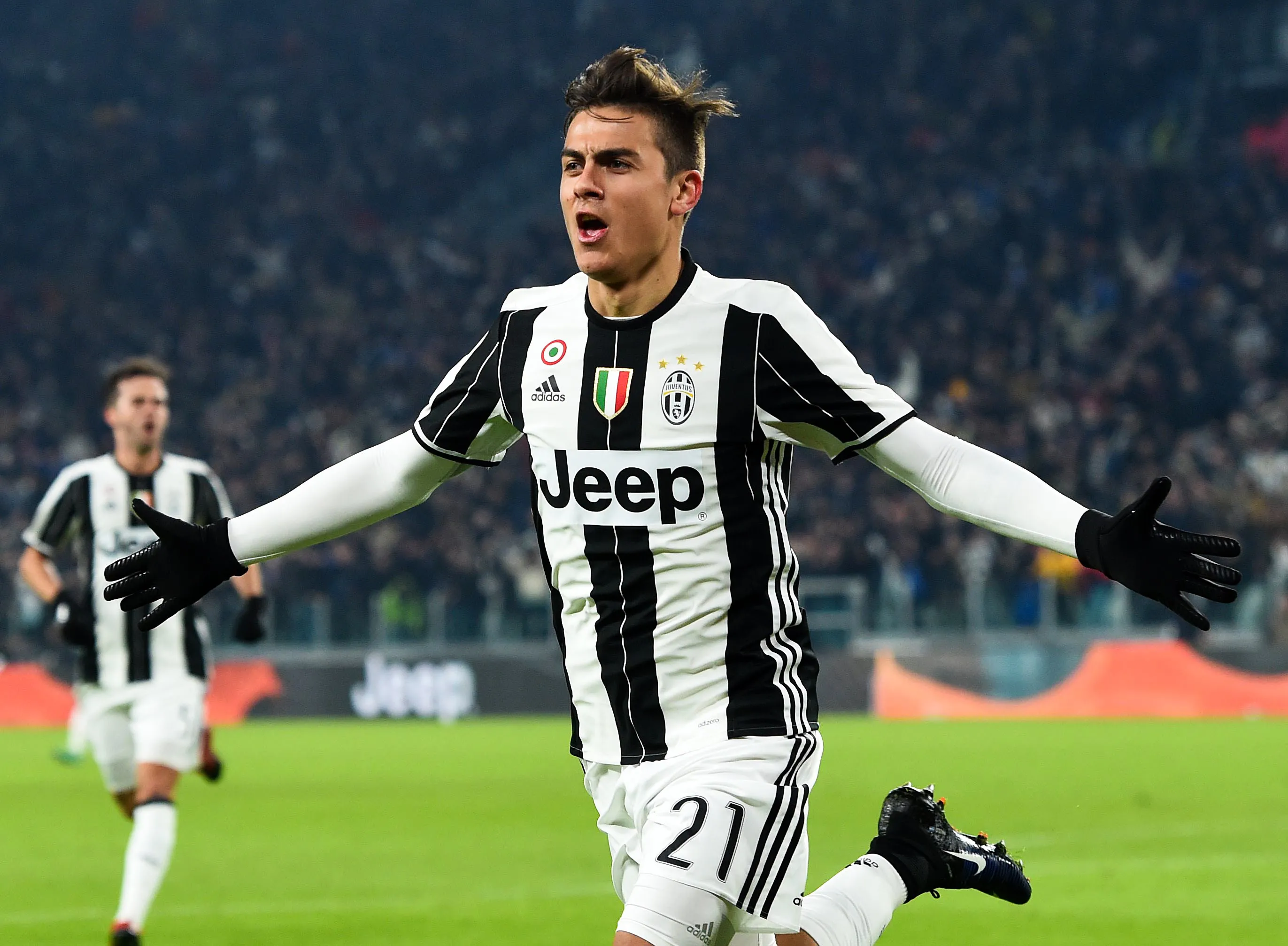 Le coup franc soyeux de Dybala