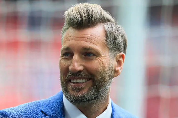 Quand Robbie Savage se jetait des fleurs sur les forums