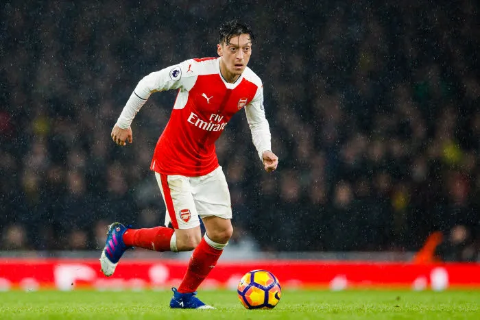 Arsenal casse sa tirelire pour prolonger Özil