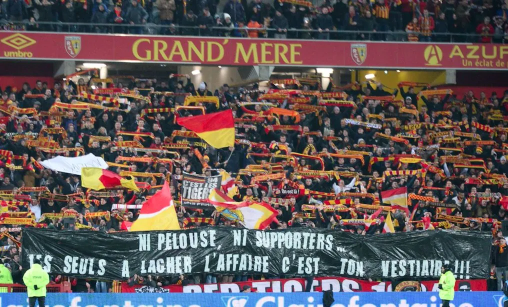 Geste fort d&rsquo;Orléans avant le match contre Lens