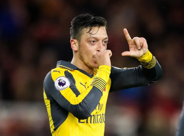 Özil en veut à Guardiola