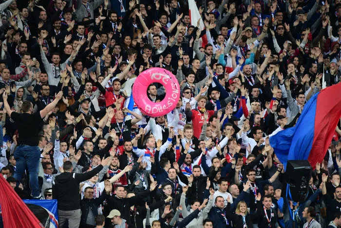 1600 supporters lyonnais à Amsterdam