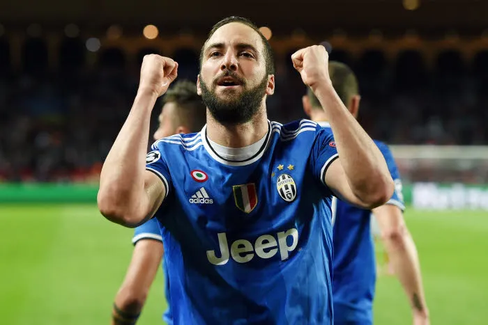 Higuaín double la mise