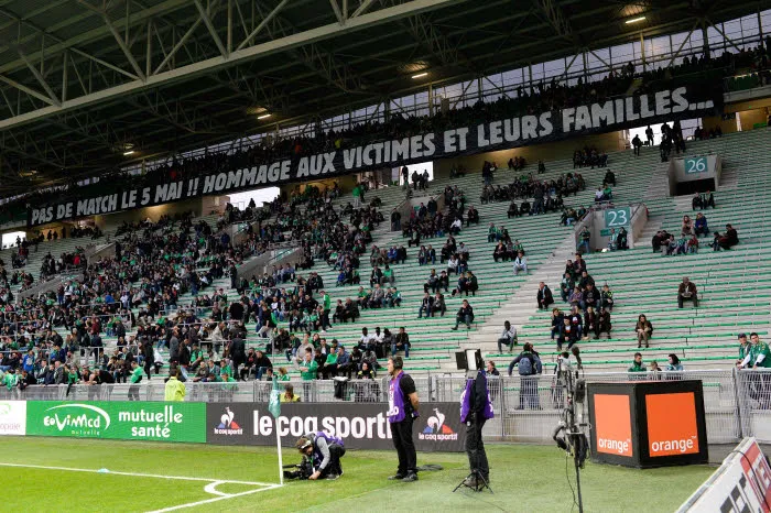 Les banderoles vertes contre la LFP