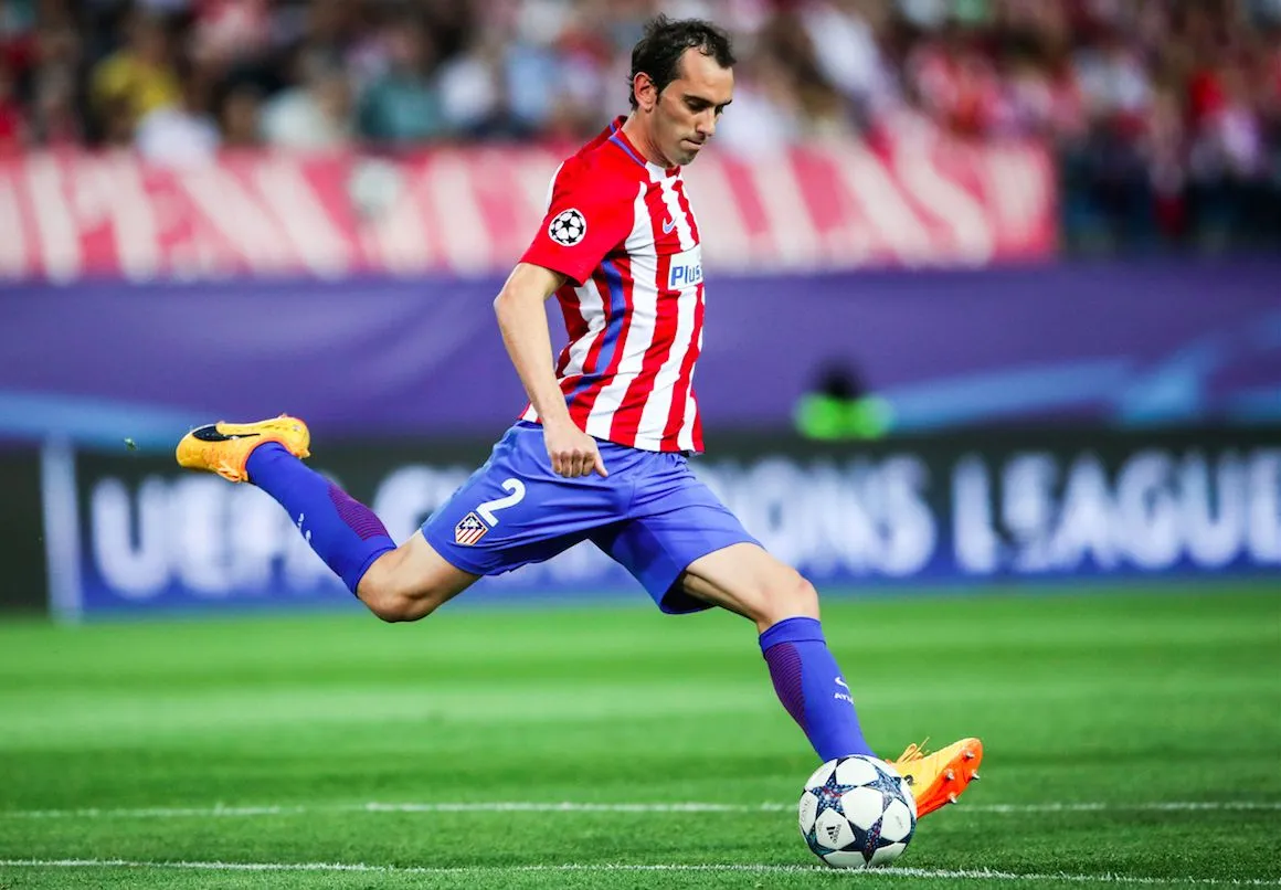 Trois matchs de suspension pour Diego Godín