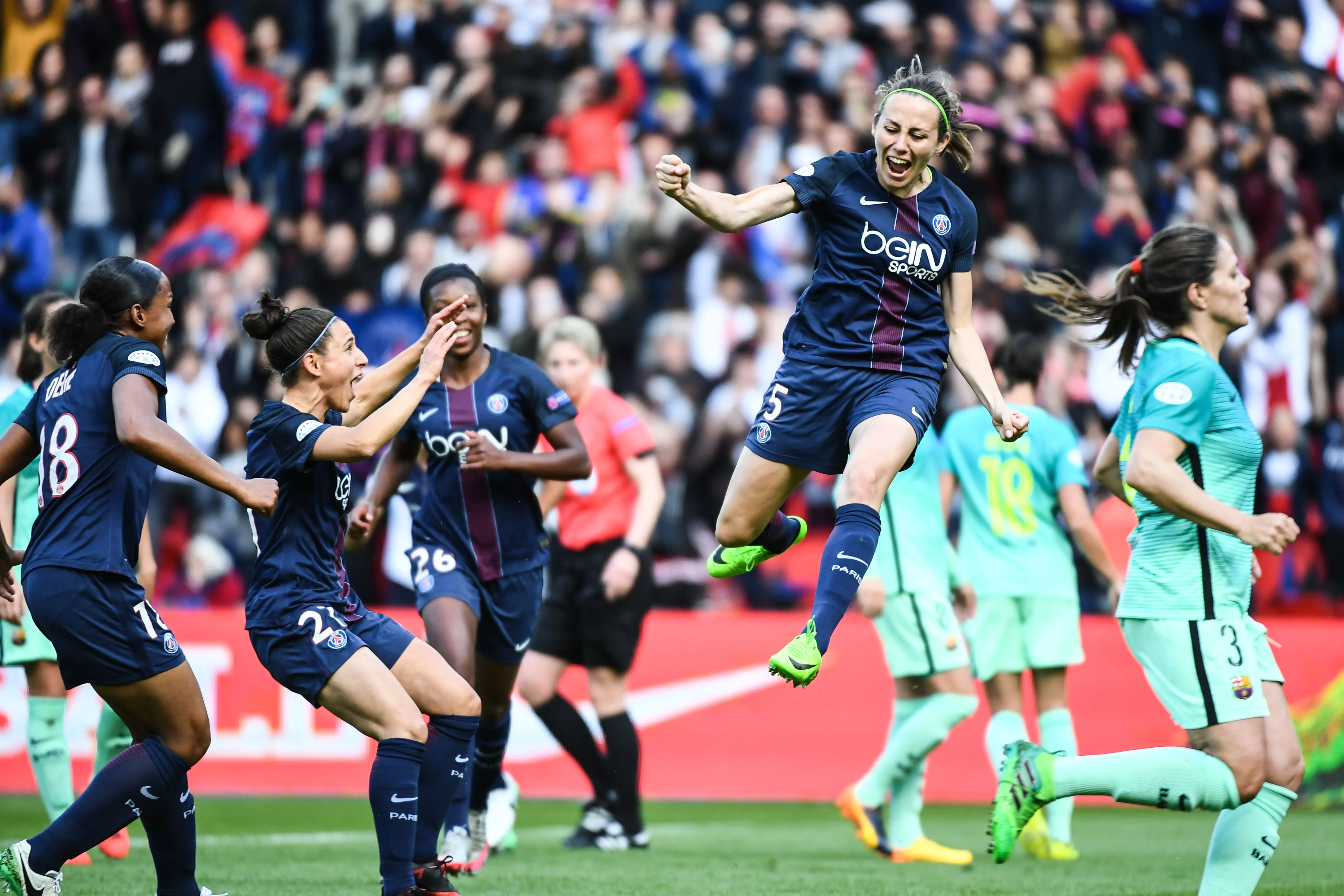 C1: Les Parisiennes croquent le Barça et filent en finale