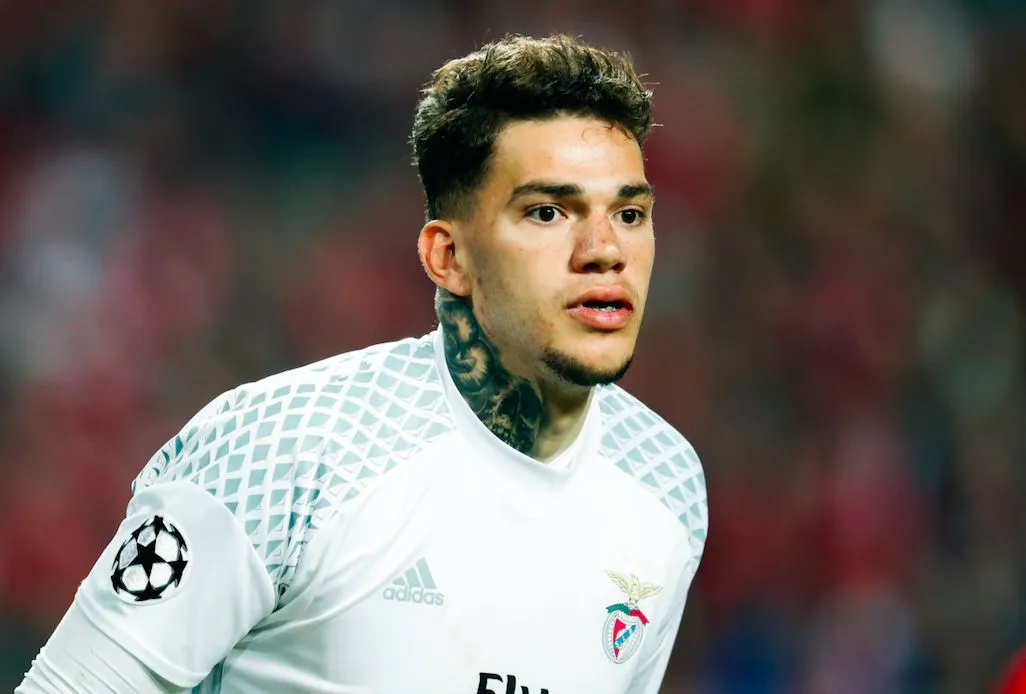 Ederson Moraes vers Manchester City