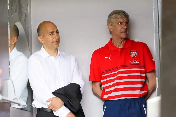 Gazidis supplie les fans de soutenir Wenger