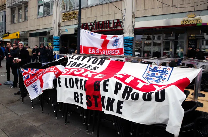 La FA banni deux supporters anglais à vie