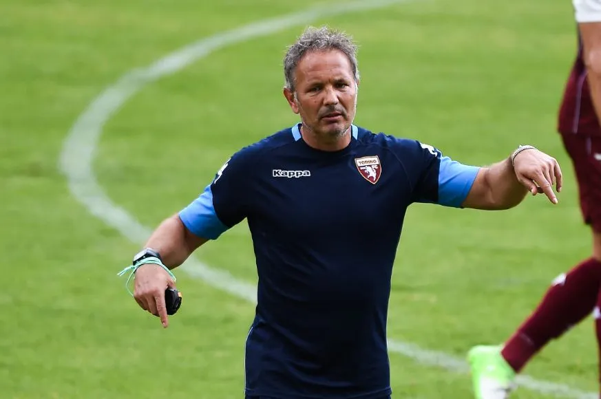 Siniša Mihajlović enquille les lucarnes à l&rsquo;entraînement