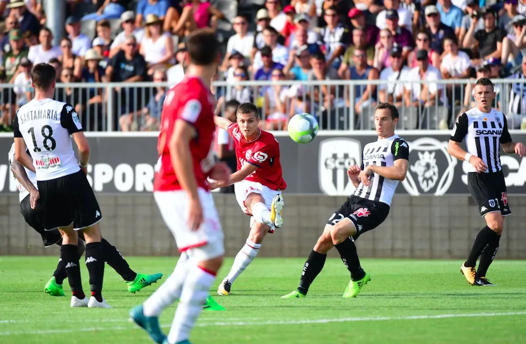 De Préville évite la sortie de route au LOSC