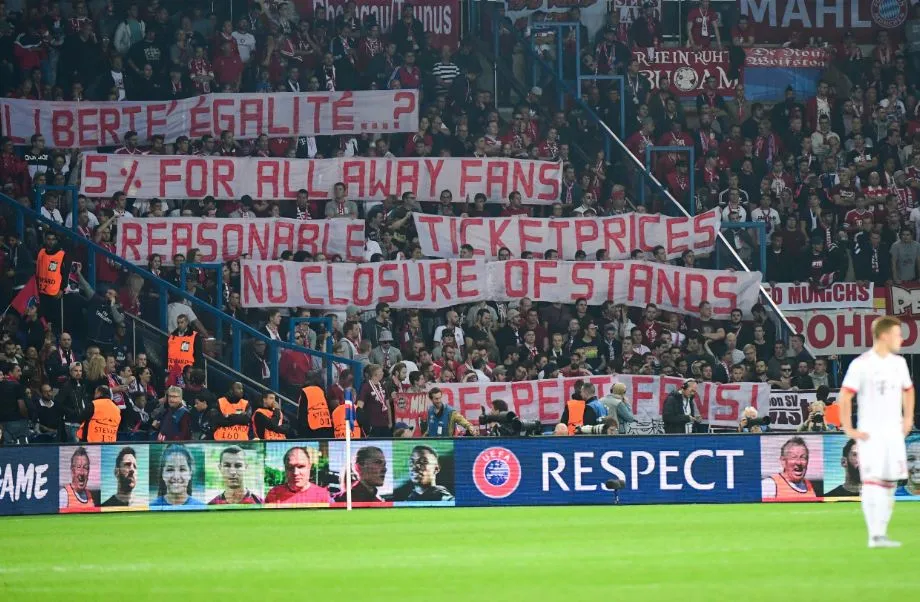 Les supporters du Bayern contre les prix des places au Parc