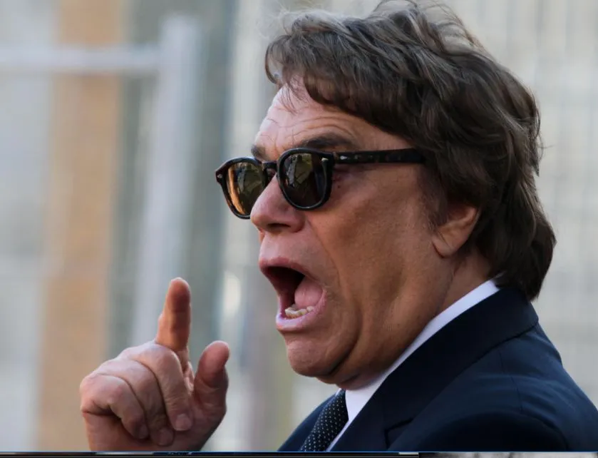 Bernard Tapie répond aux supporters