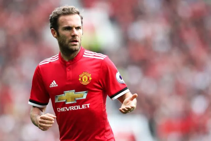 Mata invite des enfants indiens à Old Trafford