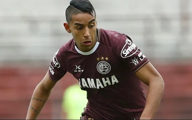 Un défenseur de Lanus envisage la retraite à 24 ans