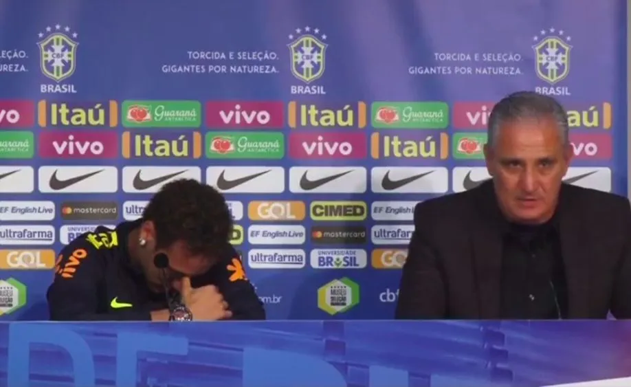 Neymar fond en larmes en pleine conférence de presse