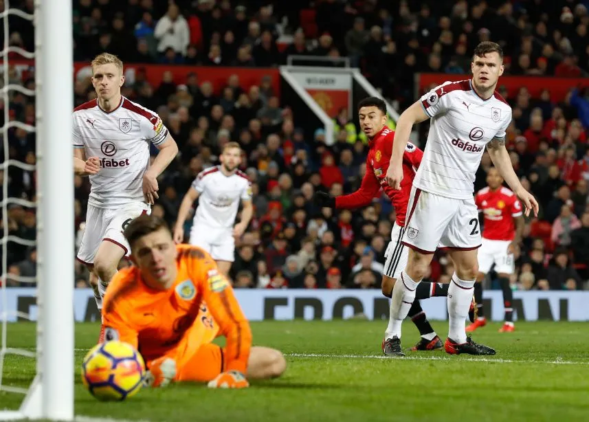 Lingard sauve les apparences face à Burnley