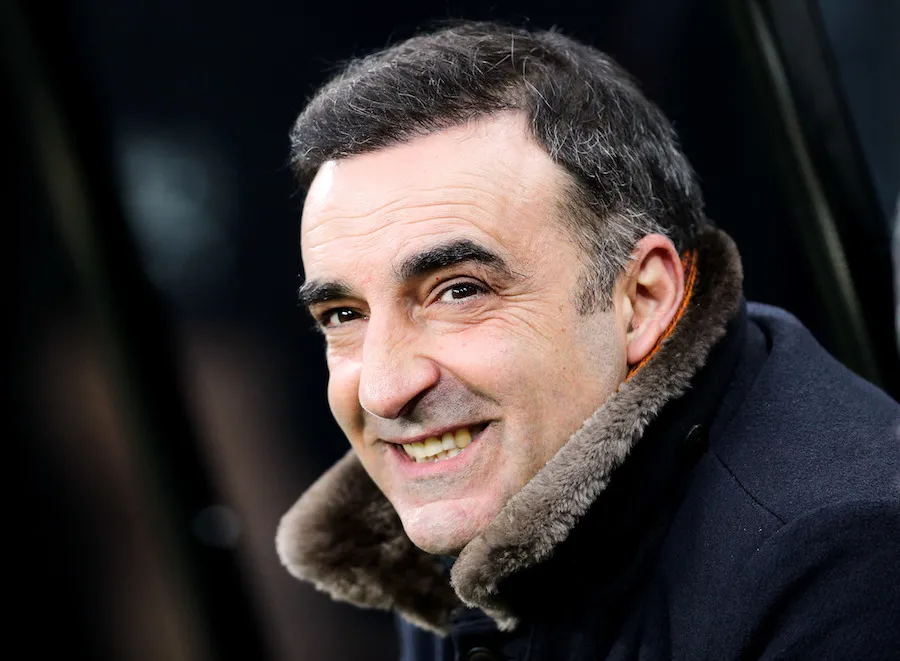 Carlos Carvalhal offre des pâtisseries portugaises aux journalistes