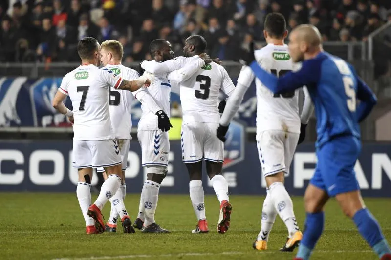 Strasbourg sort Grenoble de sang-froid