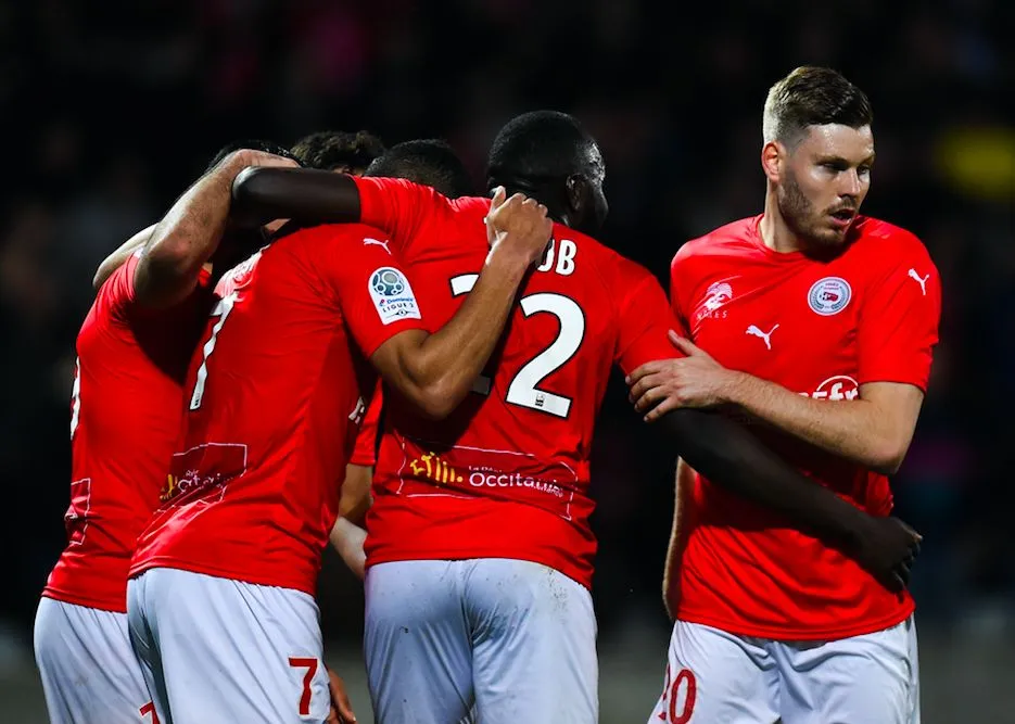 Victoire pour Nîmes et Ajaccio, défaite et envahissement de terrain pour le HAC