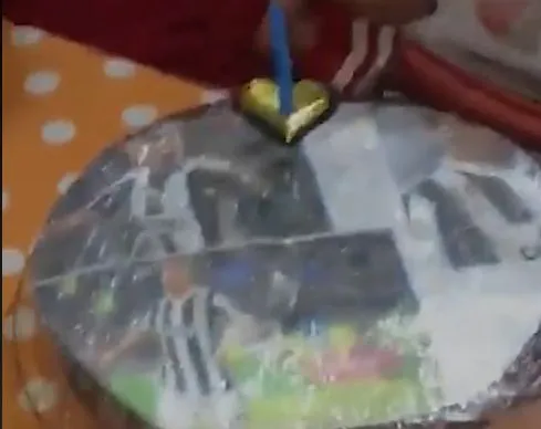 Vidéo : Le pire cadeau à faire à un fan de Naples  (via Facebook SO FOOT)