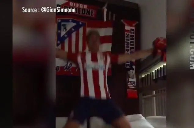 Vidéo : Les fils de Diego Simeone explosent de joie sur le but de Griezmann <small>(via Facebook SO FOOT)</small>