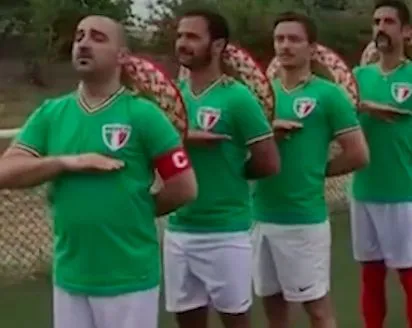 Vidéo : Une équipe amateur chante l&rsquo;hymne mexicain (via Facebook SO FOOT)