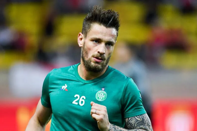 Debuchy continue chez les Verts