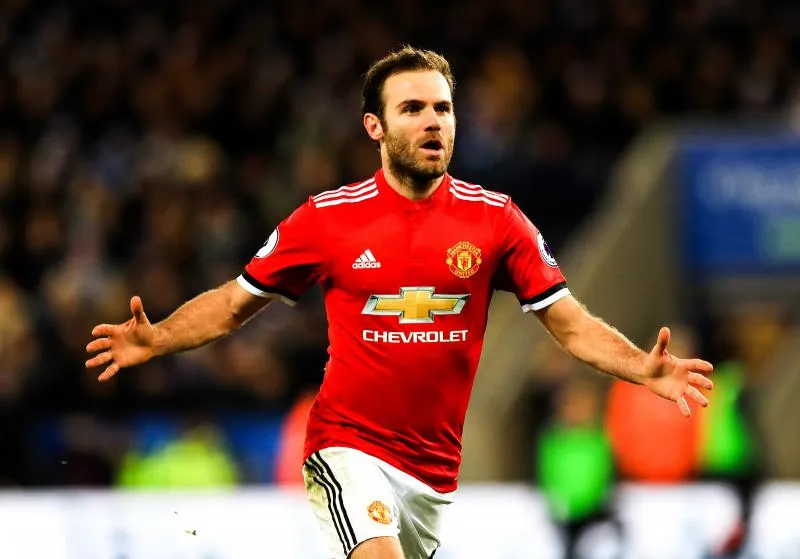 Un fan de Man United tombe sur Juan Mata dans la jungle colombienne